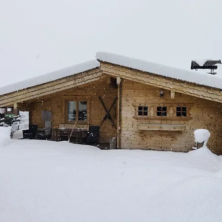 Tauernhuette 木屋 *